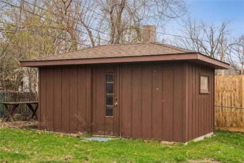 1617 Sierra Drive NE Cedar Rapids IA 52402