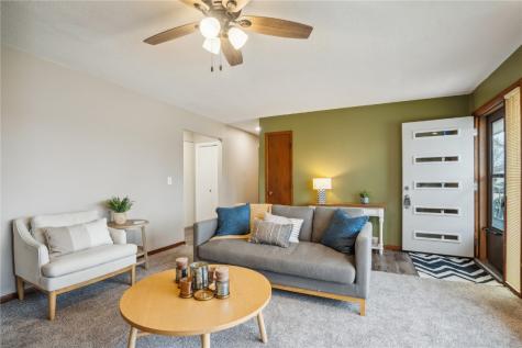 1617 Sierra Drive NE Cedar Rapids IA 52402