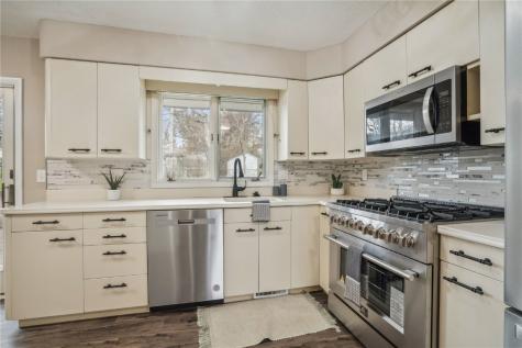 1617 Sierra Drive NE Cedar Rapids IA 52402