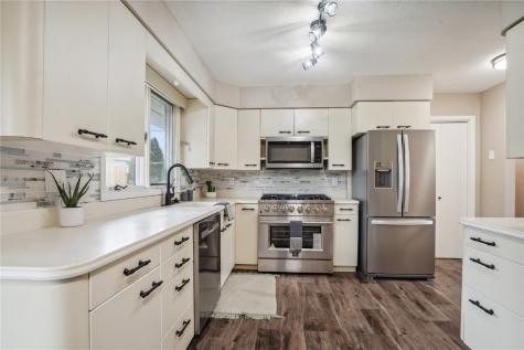 1617 Sierra Drive NE Cedar Rapids IA 52402