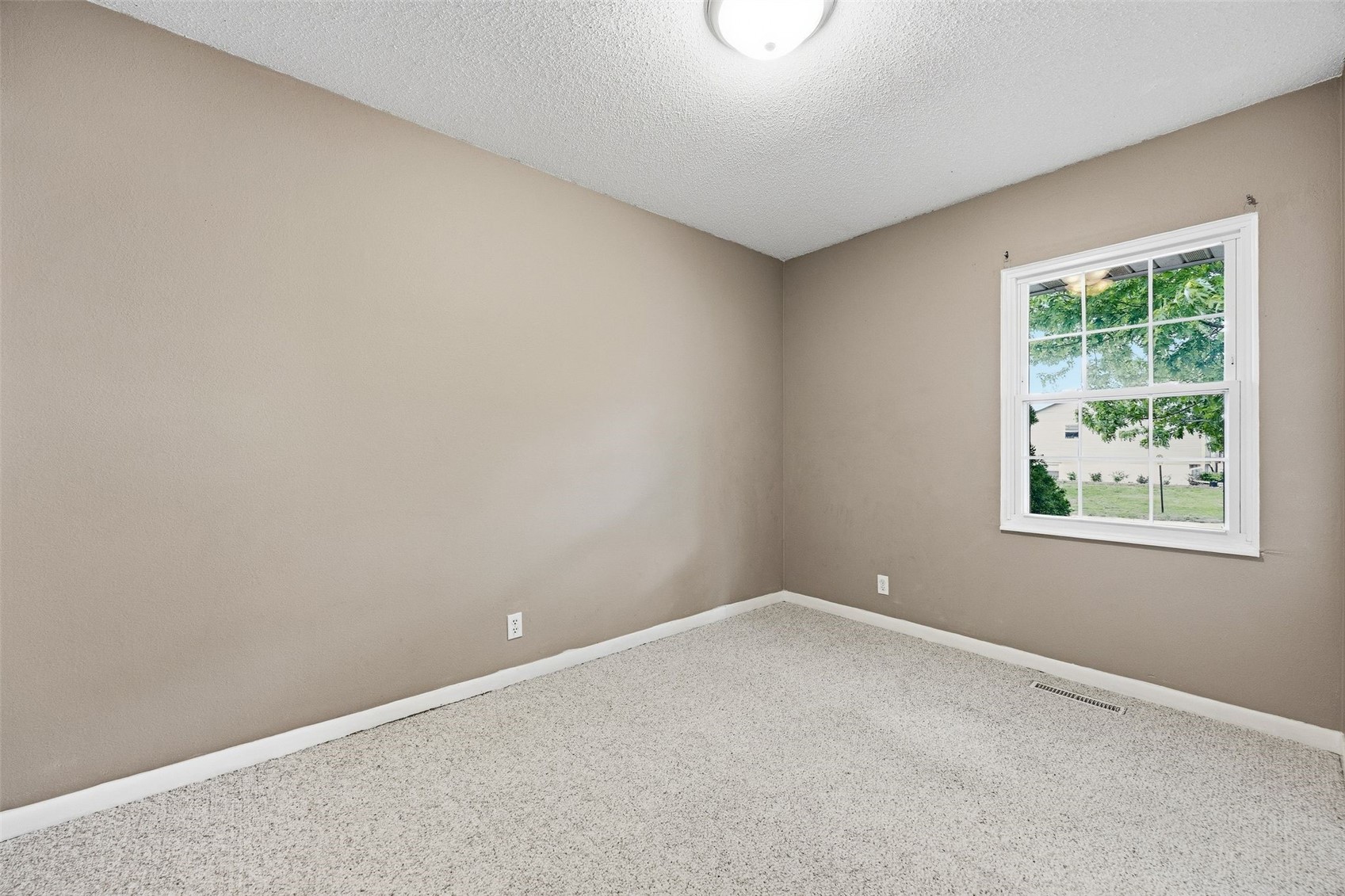 1715 Northbrook Drive NE Cedar Rapids IA 52402
