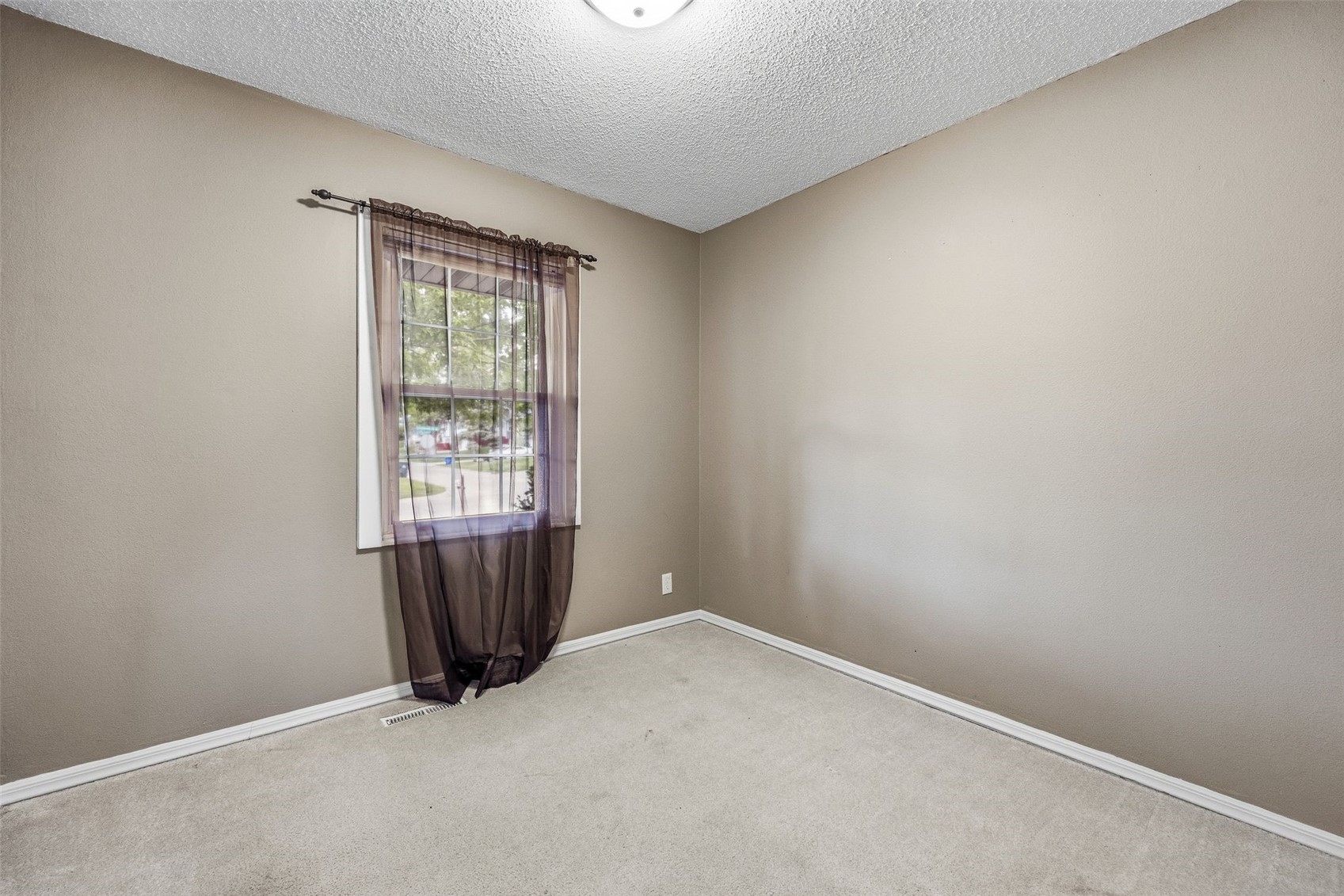 1715 Northbrook Drive NE Cedar Rapids IA 52402