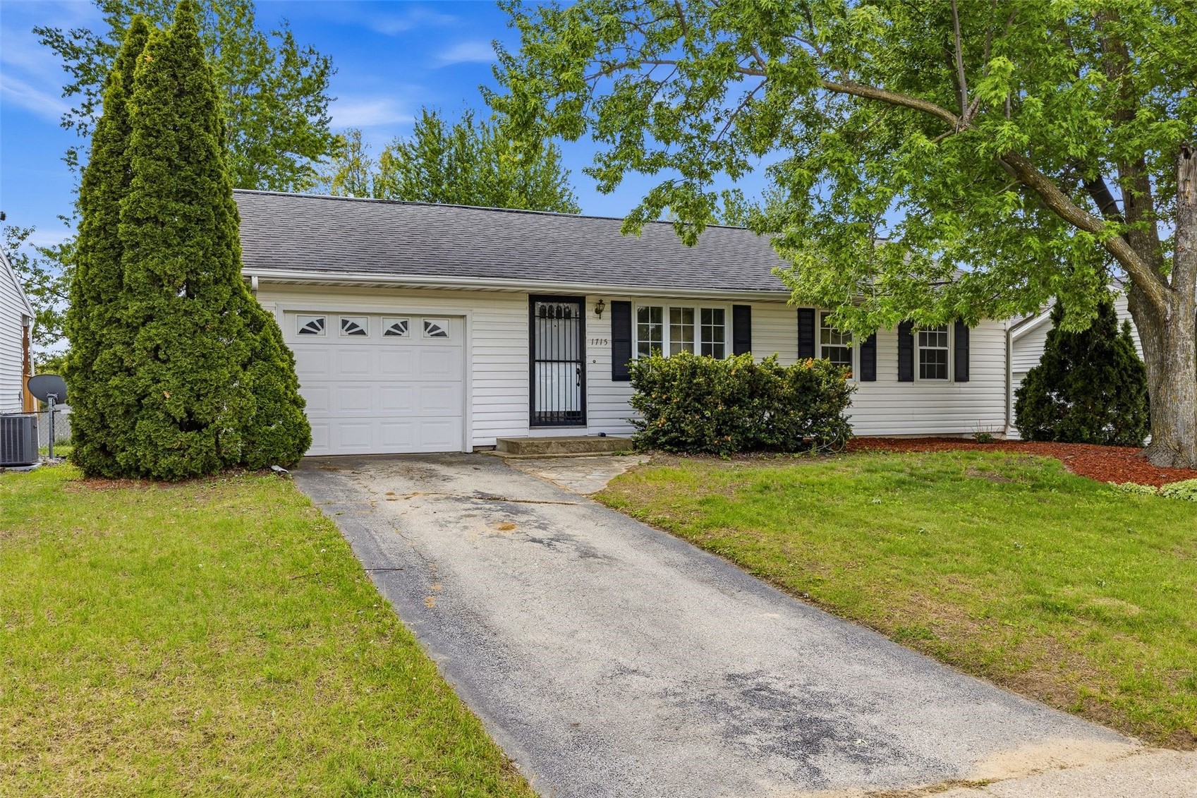1715 Northbrook Drive NE Cedar Rapids IA 52402