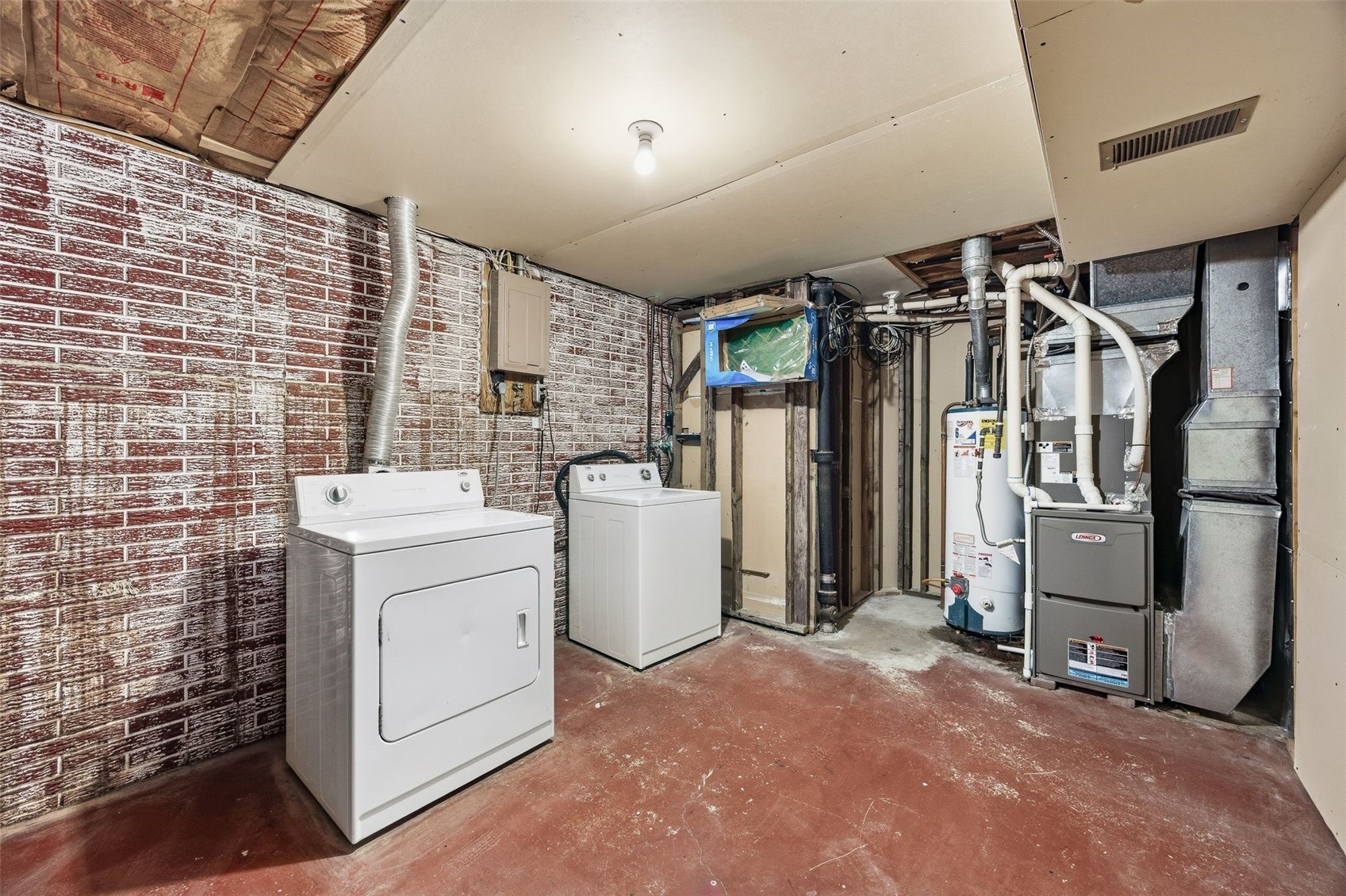 1715 Northbrook Drive NE Cedar Rapids IA 52402