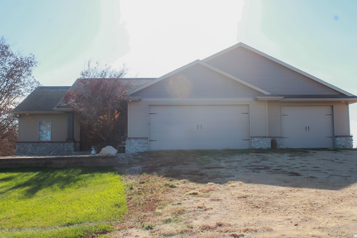 8133 98th Wyoming IA 52362