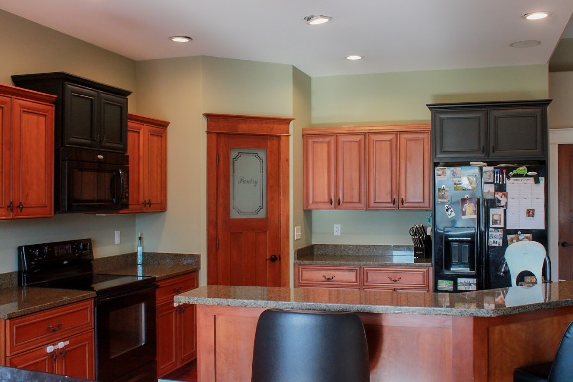 8133 98th Wyoming IA 52362