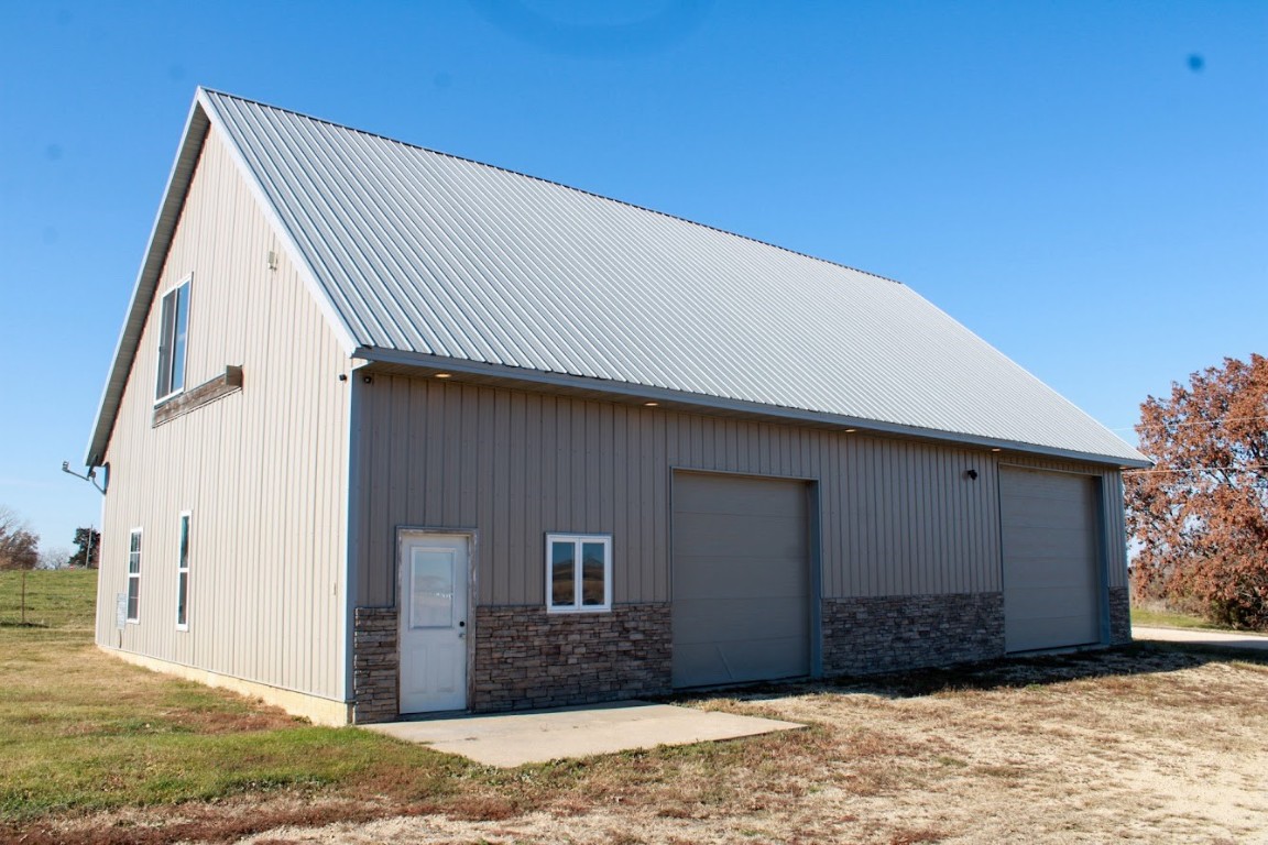 8133 98th Wyoming IA 52362