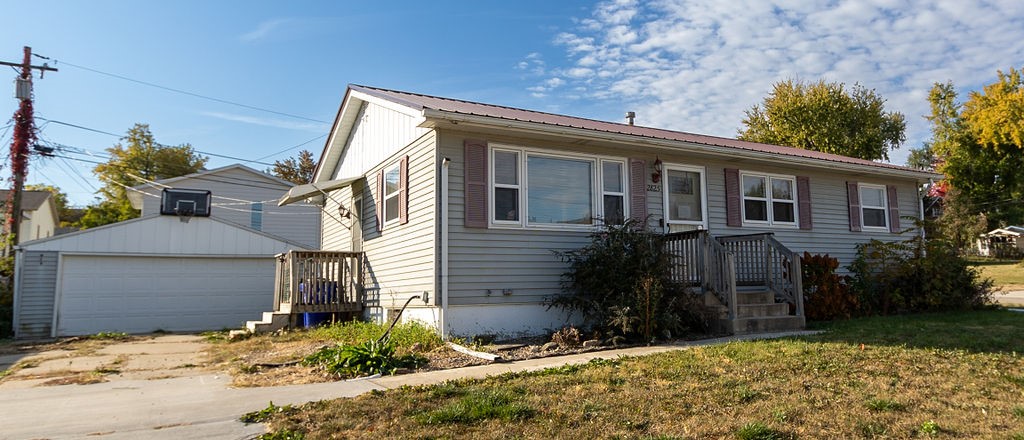 2825 O Avenue NW Cedar Rapids IA 52405