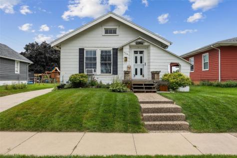 906 M Avenue NW Cedar Rapids IA 52405