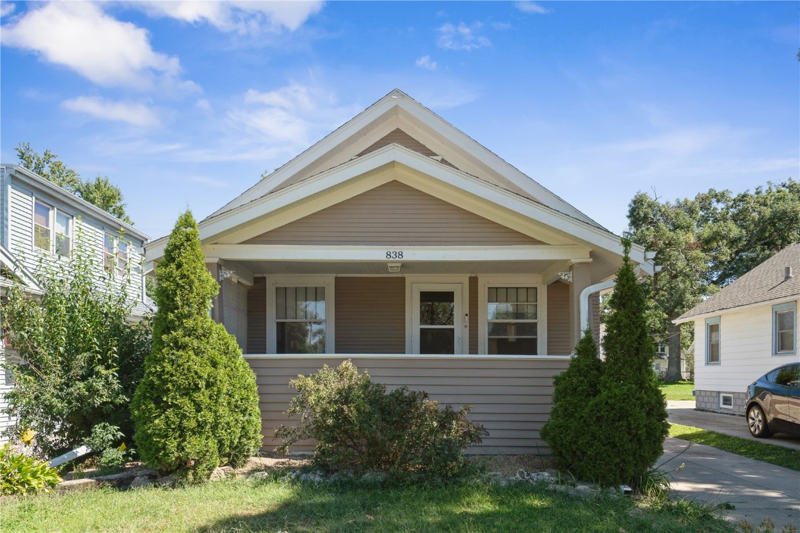 838 Daniels Street NE Cedar Rapids IA 52402