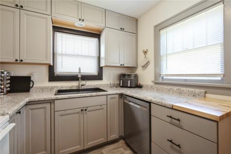 838 Daniels Street NE Cedar Rapids IA 52402