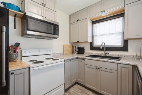 838 Daniels Street NE Cedar Rapids IA 52402