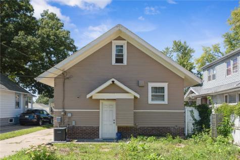 838 Daniels Street NE Cedar Rapids IA 52402