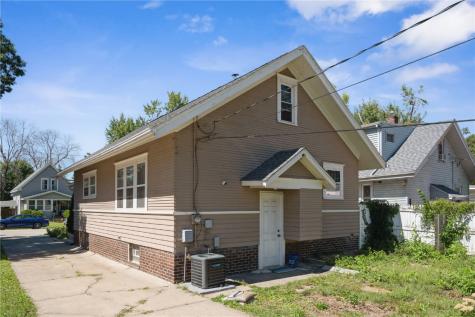 838 Daniels Street NE Cedar Rapids IA 52402
