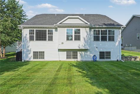 3422 Forest Valley Court NE Cedar Rapids IA 52411