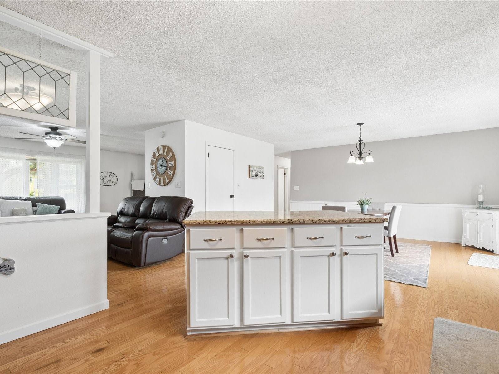 617 E Oak Street Mechanicsville IA 52306