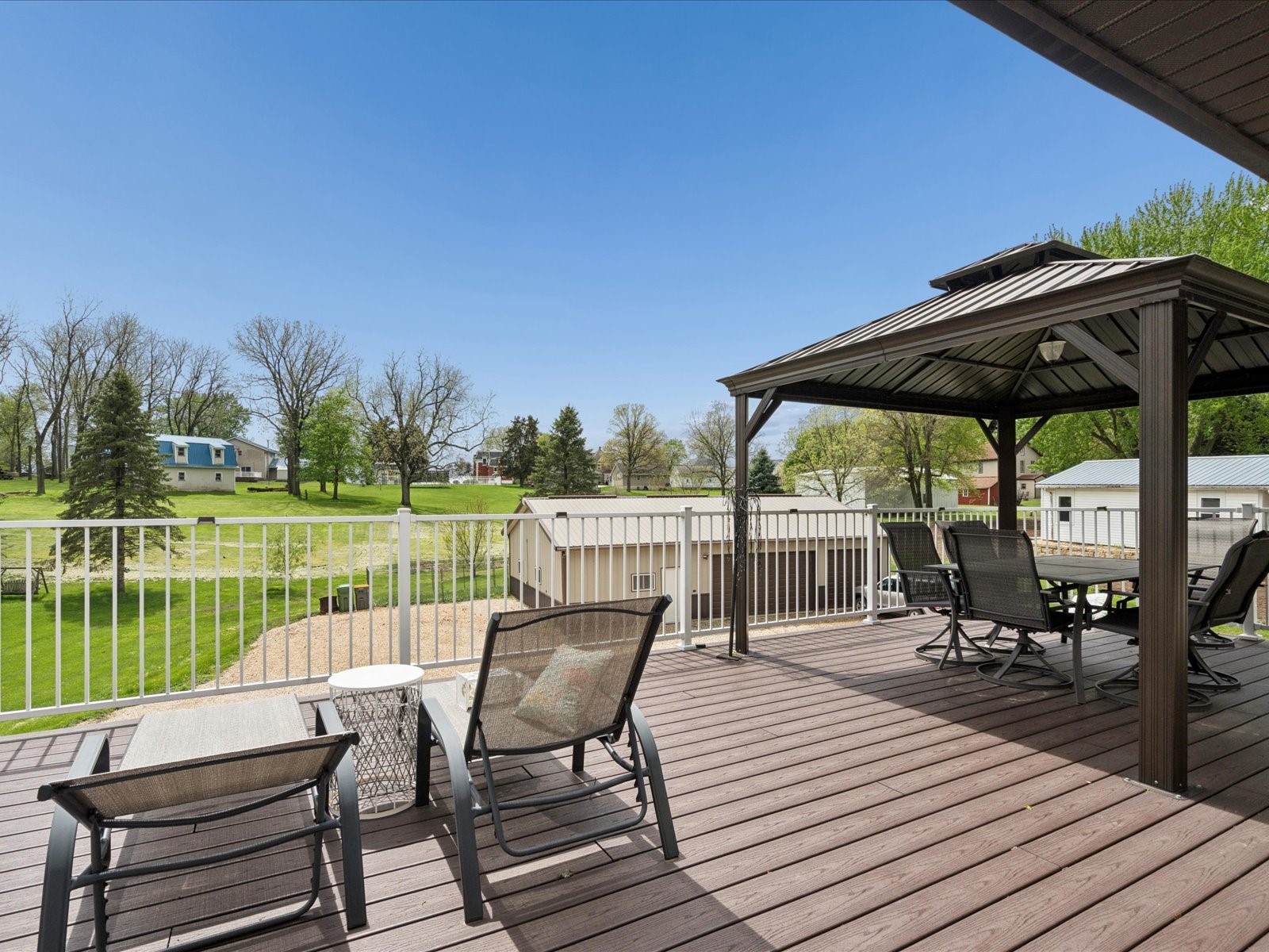 617 E Oak Street Mechanicsville IA 52306