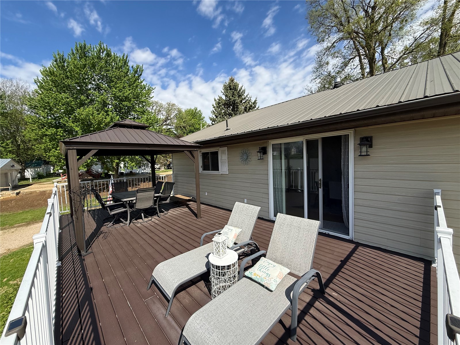 617 E Oak Street Mechanicsville IA 52306