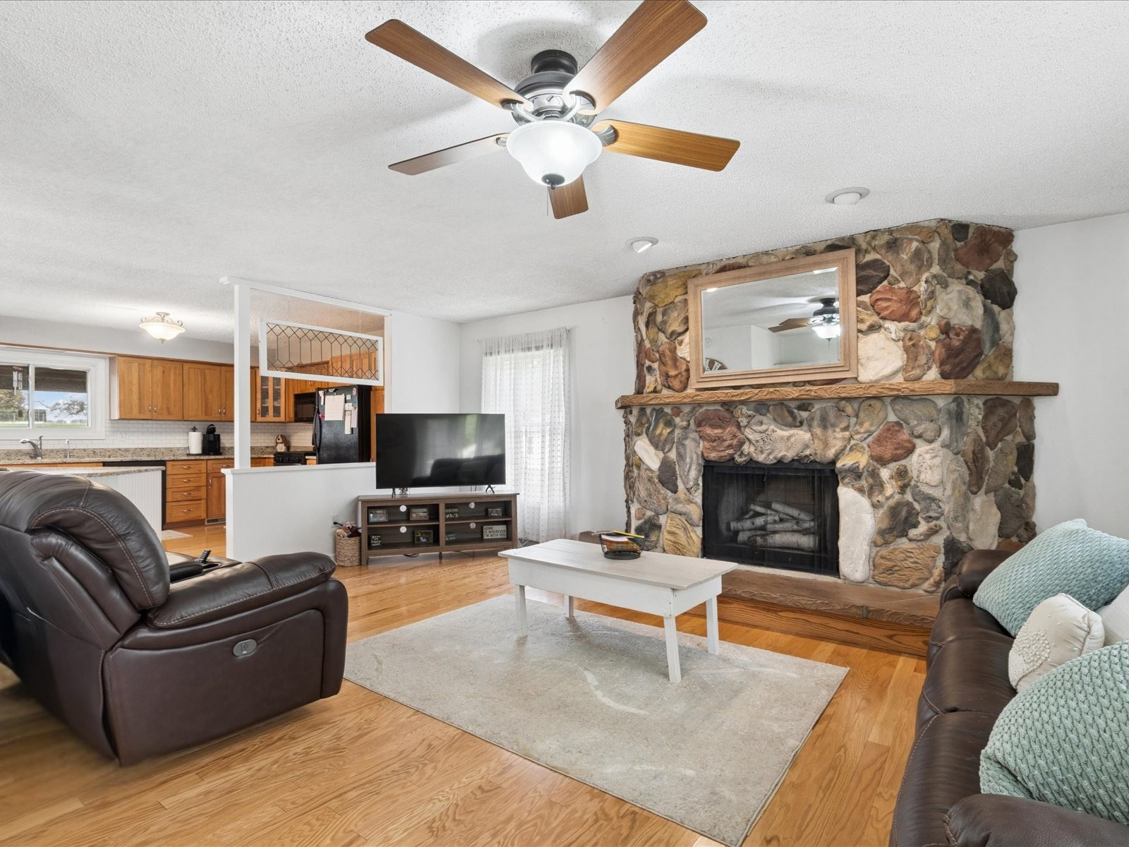 617 E Oak Street Mechanicsville IA 52306