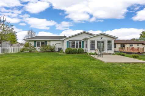 3904 Heather Court SW Cedar Rapids IA 52404