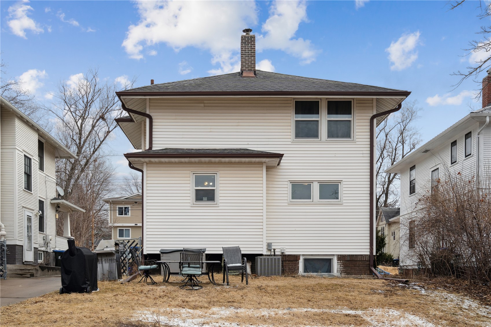 511 S Lucas Street Iowa City IA 52240