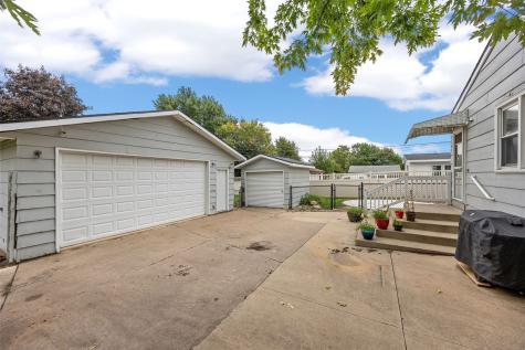 109 Marion Court Hiawatha IA 52233