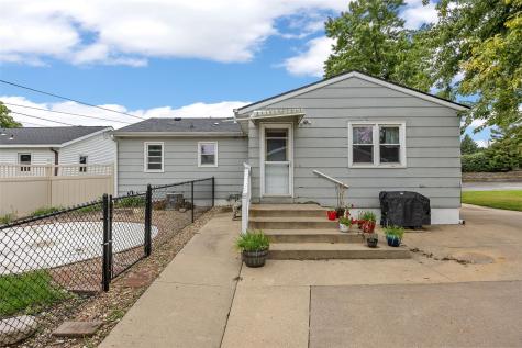109 Marion Court Hiawatha IA 52233