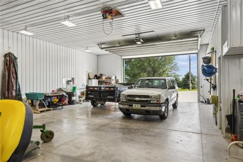 2153 Central City Road Central City IA 52214