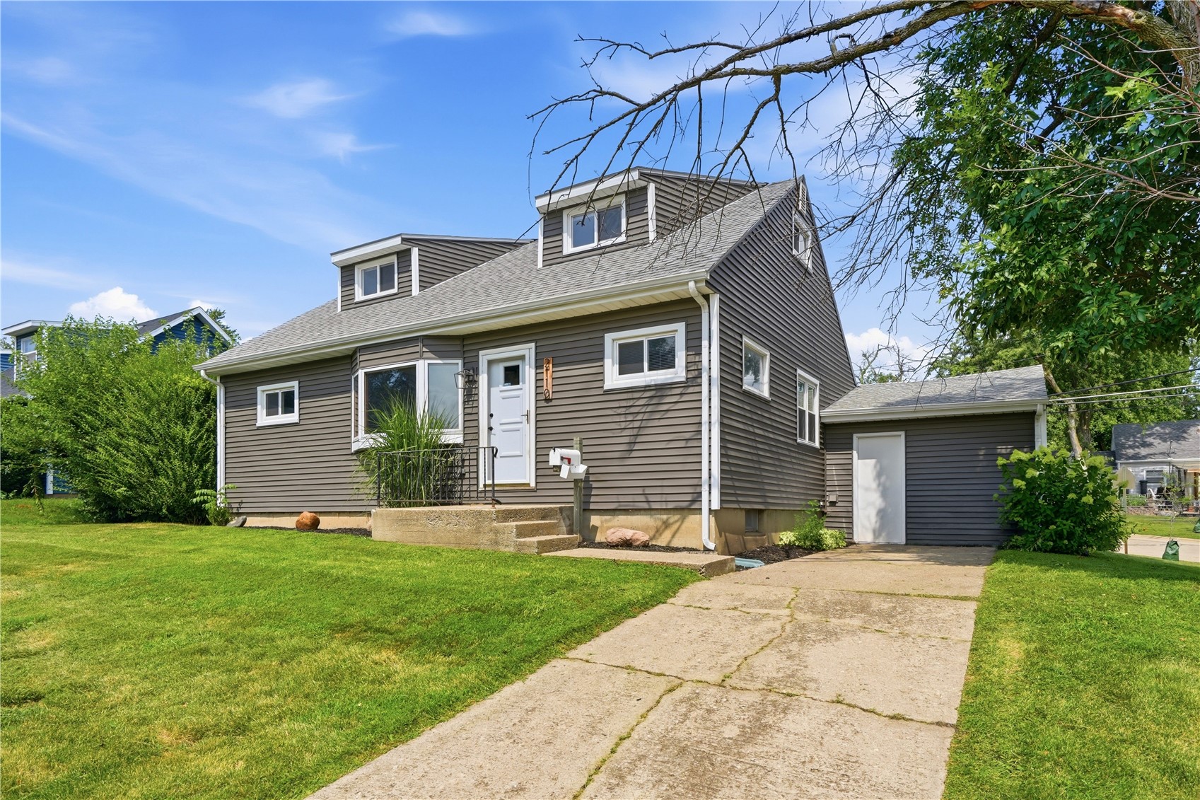 2110 Chandler Street SW Cedar Rapids IA 52404