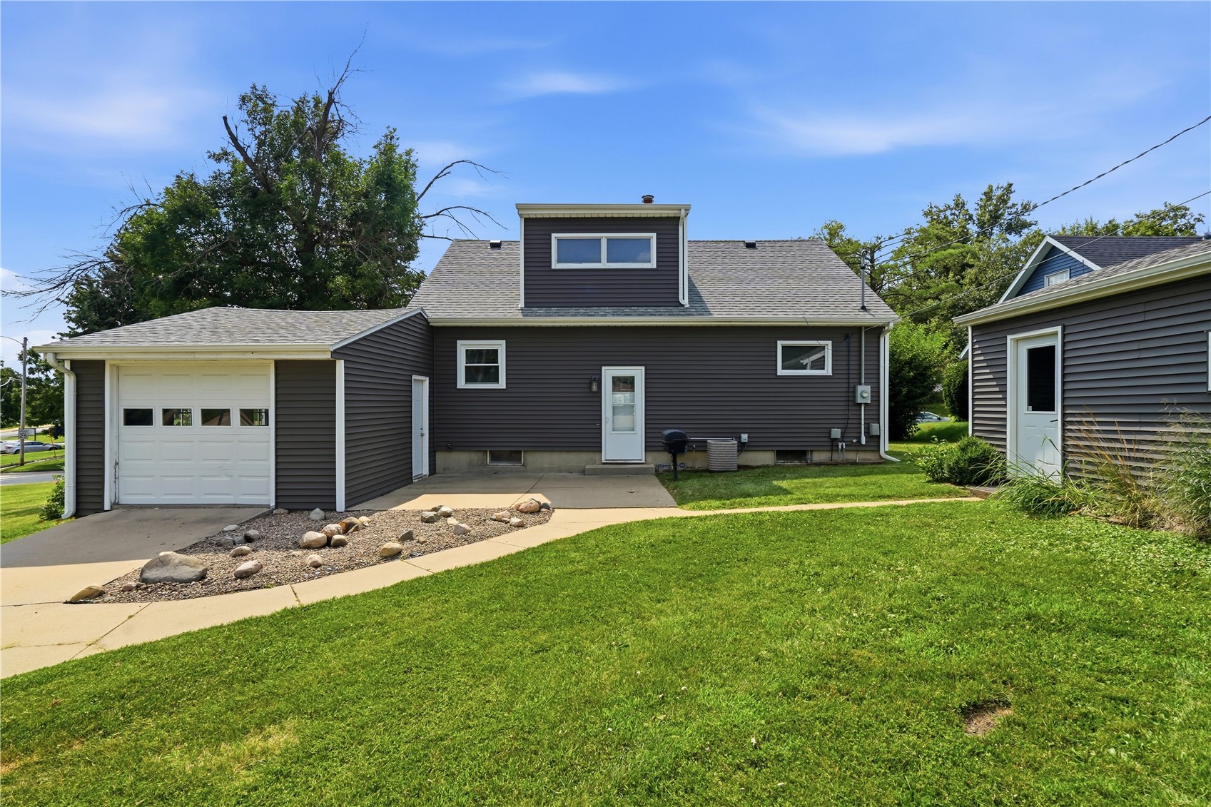 2110 Chandler Street SW Cedar Rapids IA 52404