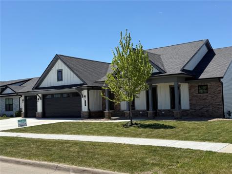 707 Cedar Bend Solon IA 52333