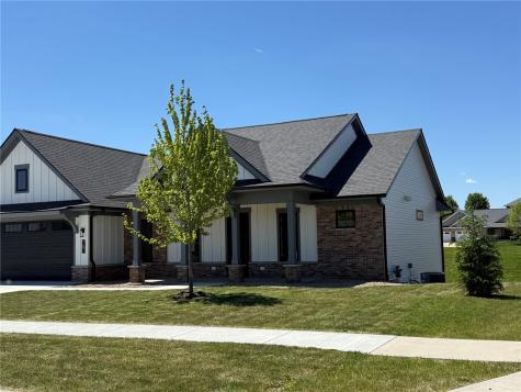 707 Cedar Bend Solon IA 52333