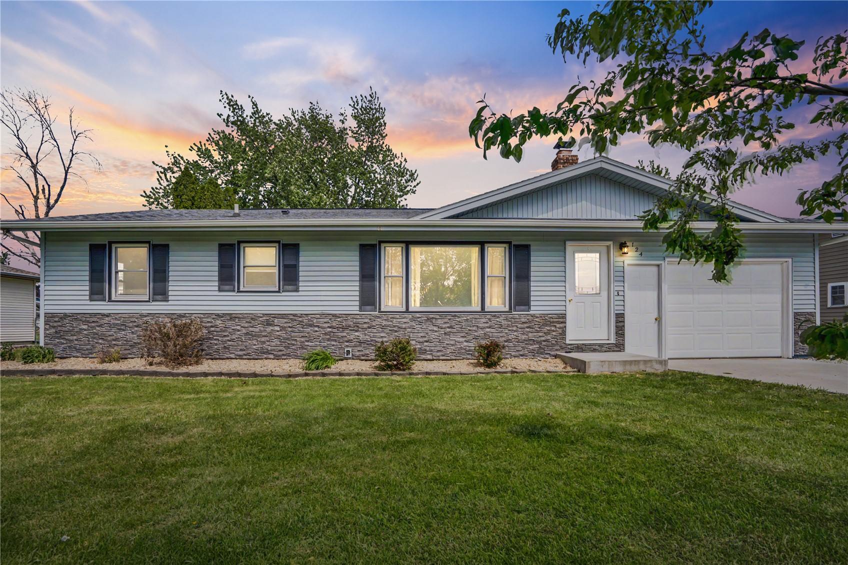 124 14th Avenue SE Independence IA 50644