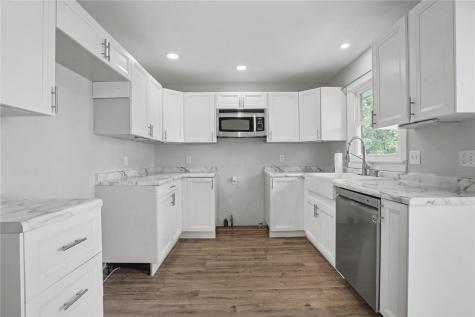 124 14th Avenue SE Independence IA 50644