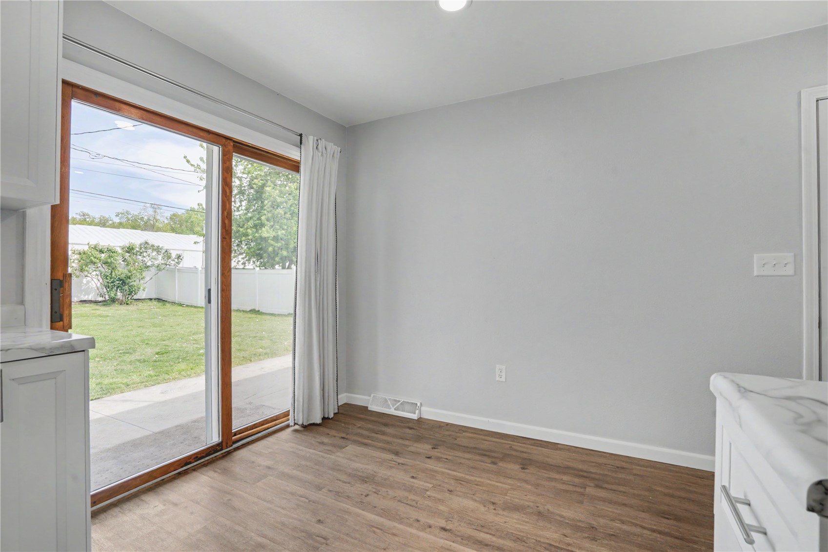 124 14th Avenue SE Independence IA 50644