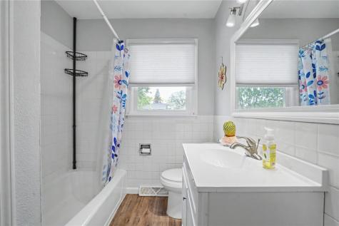 124 14th Avenue SE Independence IA 50644