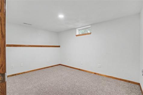 124 14th Avenue SE Independence IA 50644
