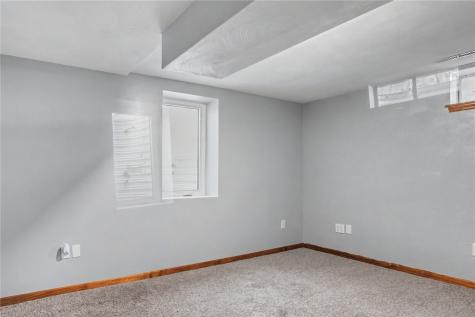 124 14th Avenue SE Independence IA 50644