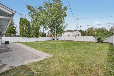 124 14th Avenue SE Independence IA 50644