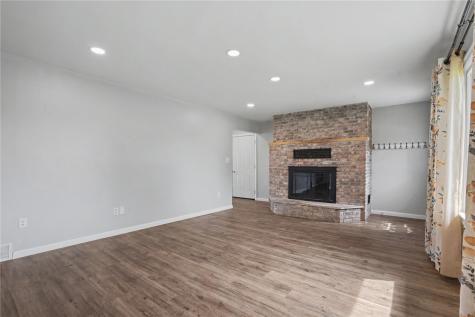 124 14th Avenue SE Independence IA 50644