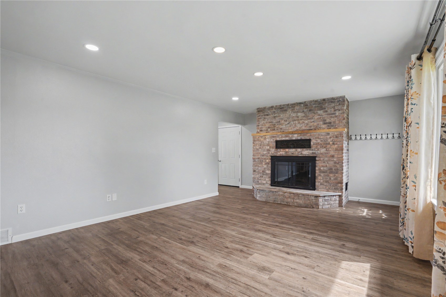 124 14th Avenue SE Independence IA 50644