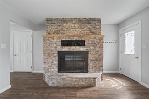 124 14th Avenue SE Independence IA 50644