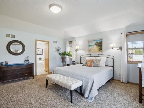 9140 Deer Valley Drive Cedar Rapids IA 52411