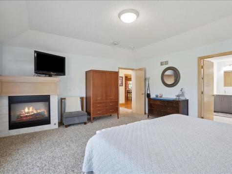 9140 Deer Valley Drive Cedar Rapids IA 52411