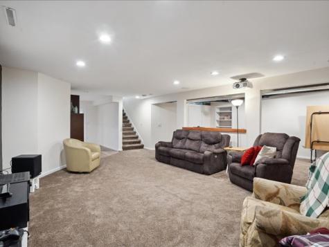 9140 Deer Valley Drive Cedar Rapids IA 52411