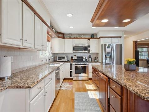 9140 Deer Valley Drive Cedar Rapids IA 52411