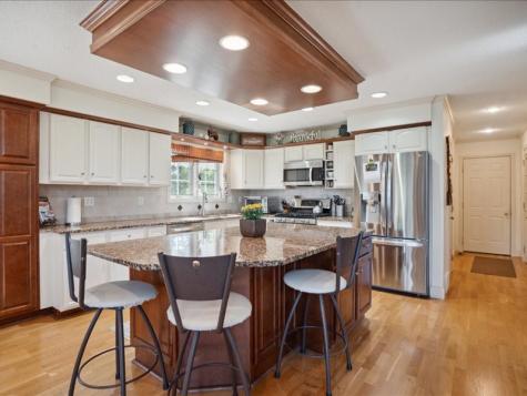 9140 Deer Valley Drive Cedar Rapids IA 52411