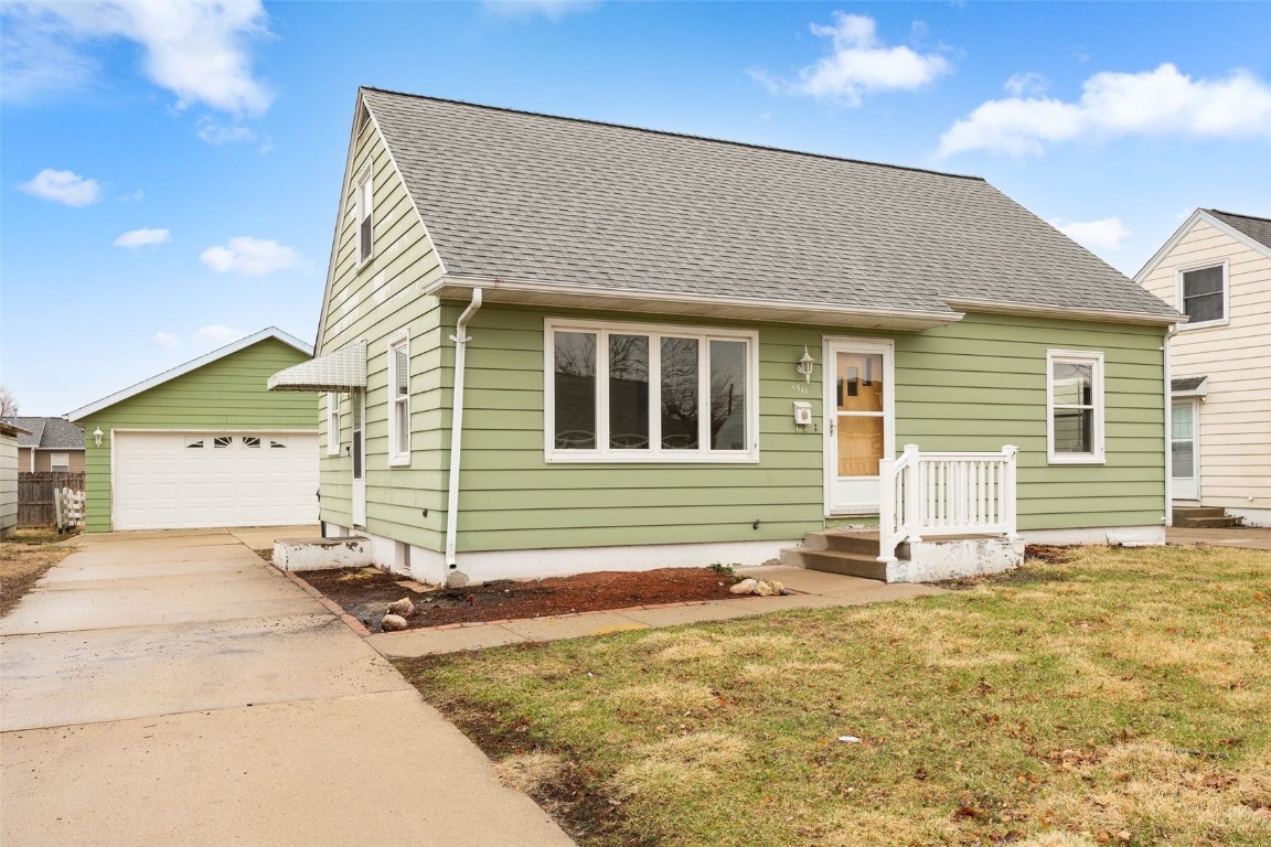 1511 10th Street NW Cedar Rapids IA 52405