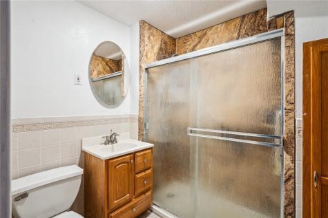 1715 7th Avenue Belle Plaine IA 52208