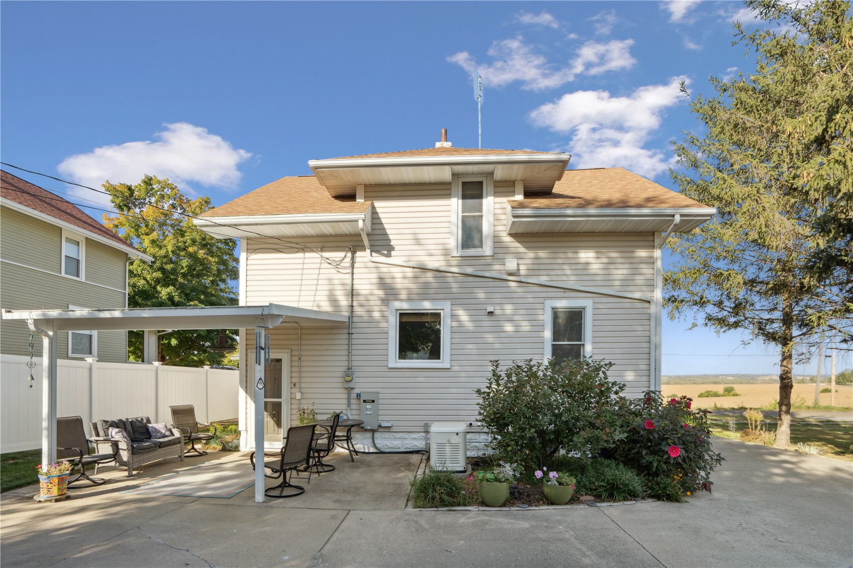 1715 7th Avenue Belle Plaine IA 52208